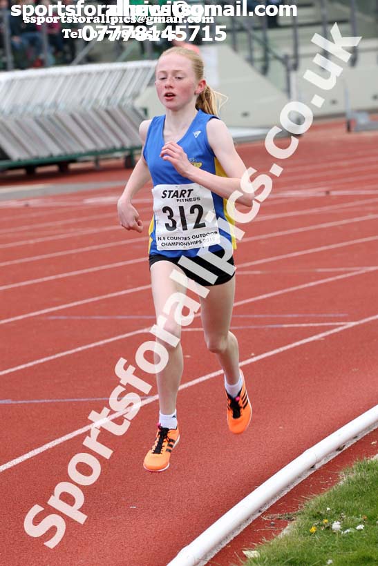 Girls under-15s 3000 metres, 2019 North Eastern Track and Field Champs., Middlesbrough. Photo:  David T. Hewitson/Sports for All Pics